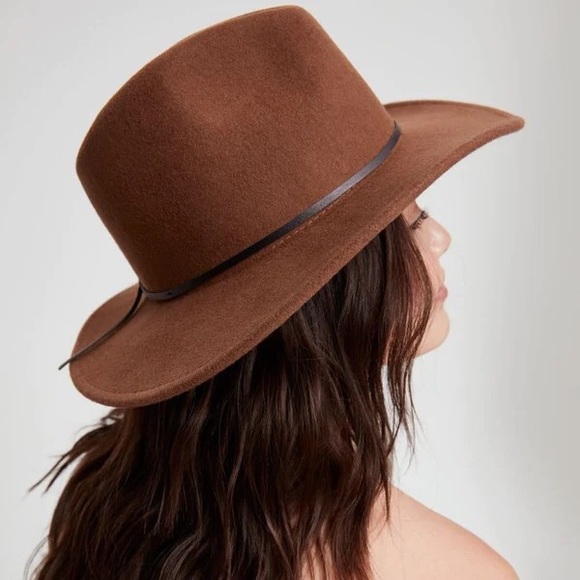 Aritzia Accessories - Aritzia Auxiliary Western Wool Hat
